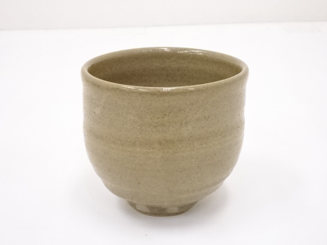 作家物　灰釉茶碗